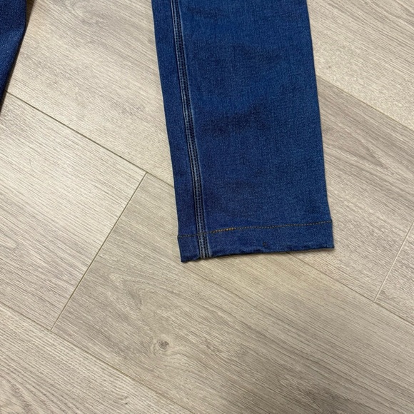Duluth Trading Co Women's Straight Leg Jeans - Size 8x31 - Picture 5 of 8